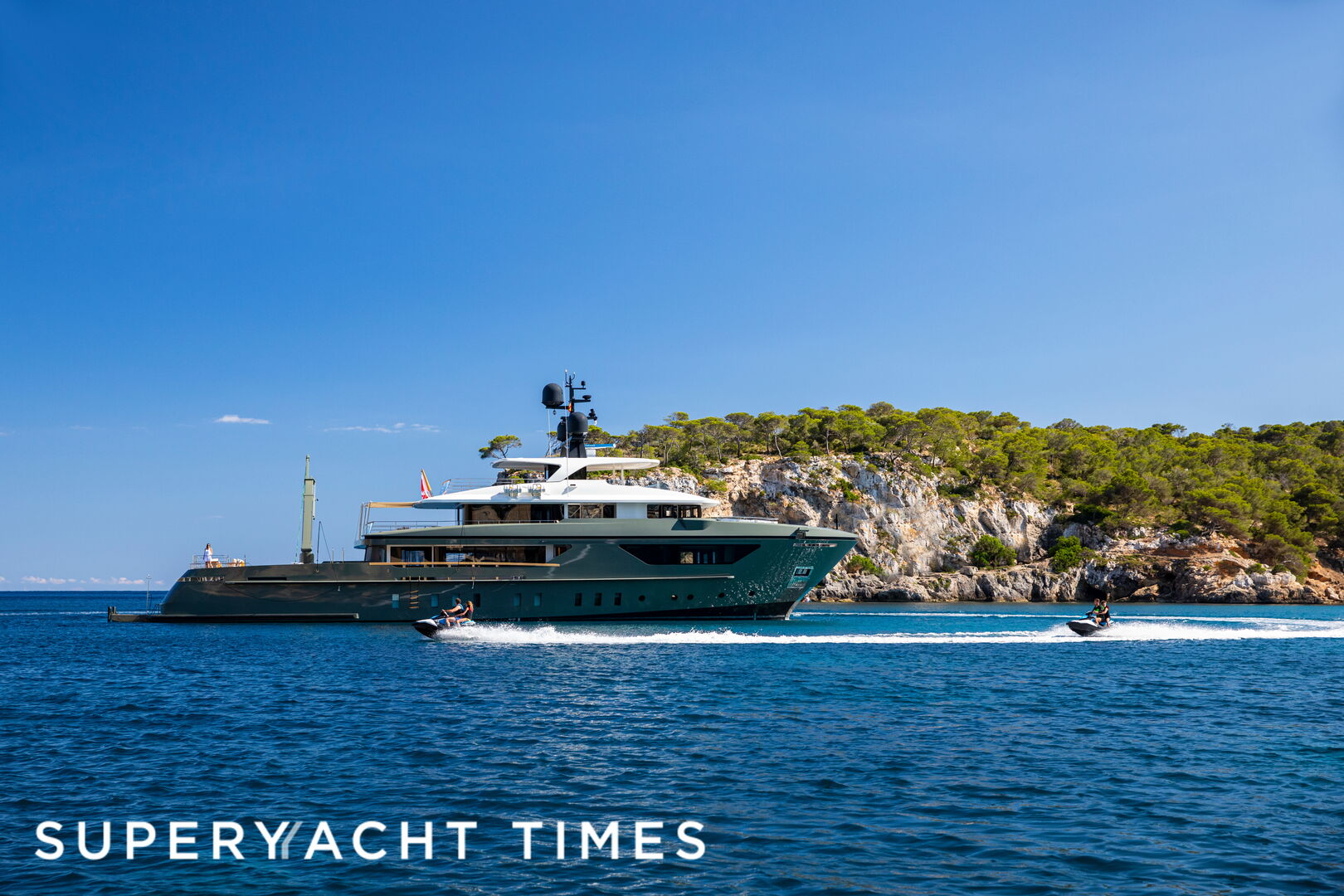 Moka yacht cruising