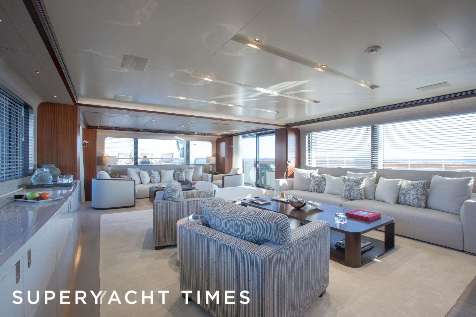 Moka yacht saloon