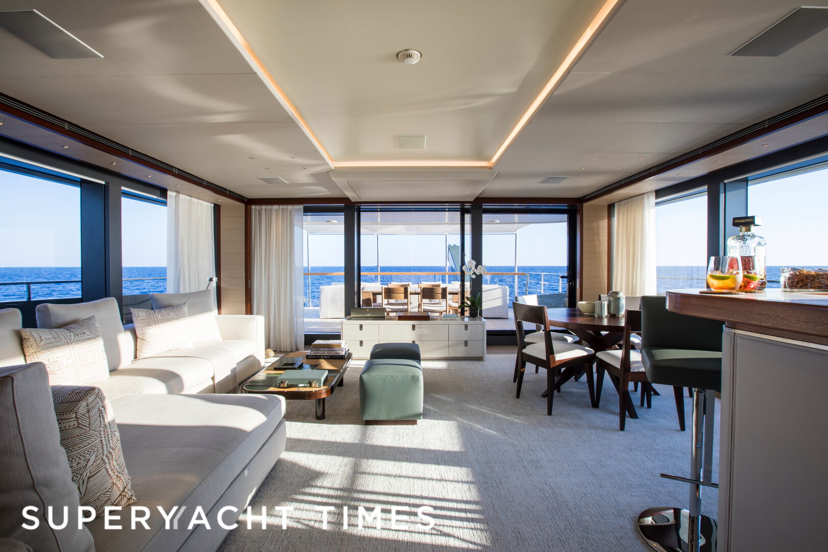 Moka yacht saloon