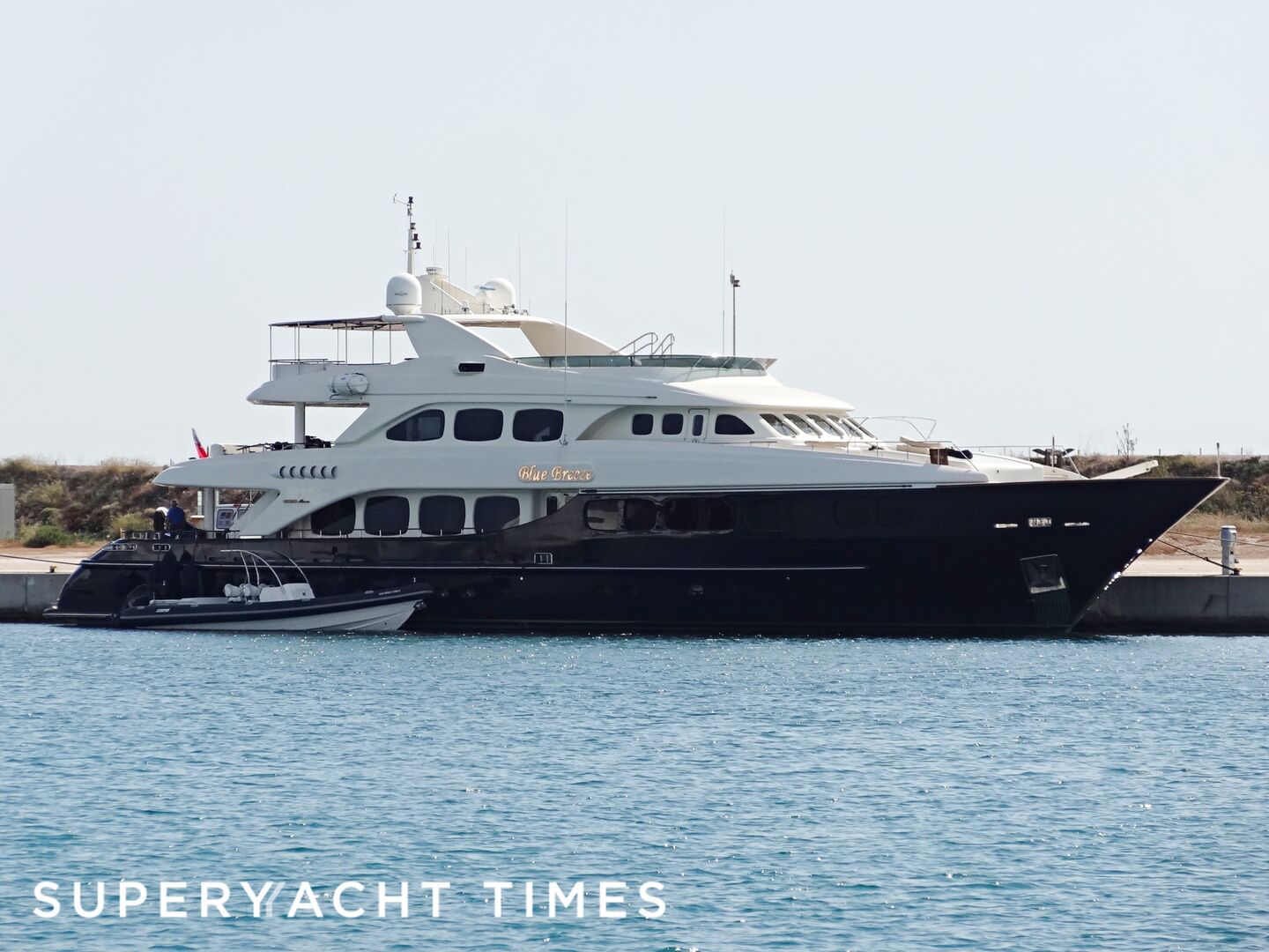 Blue Breeze in Agios Kosmas Marina