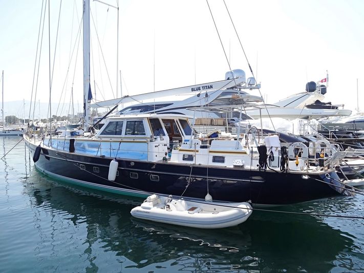 YACHAT AND BOAT SAILING & ARCHITECTURE帆船 SAILING ON A 135-FOOT SUPERYACHT (+full tour) - YouTube