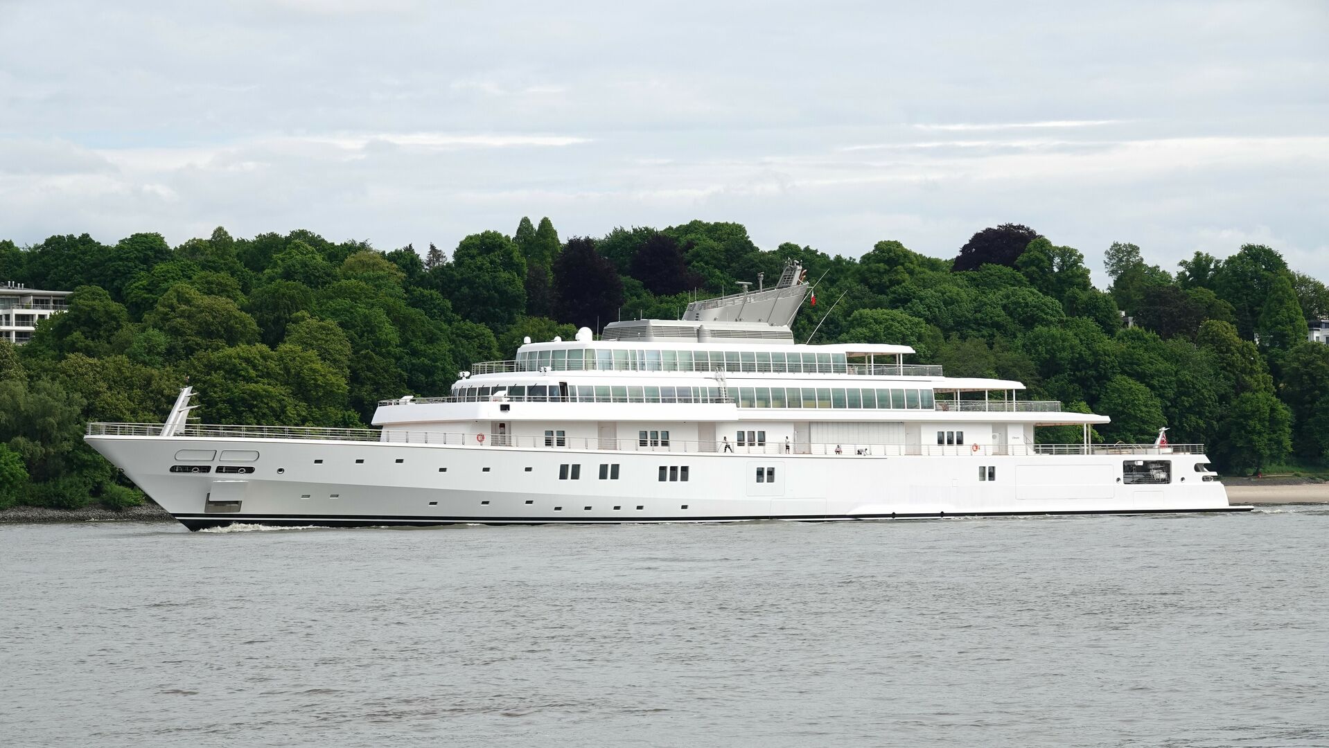 139m Lürssen superyacht Rising Sun in Hamburg