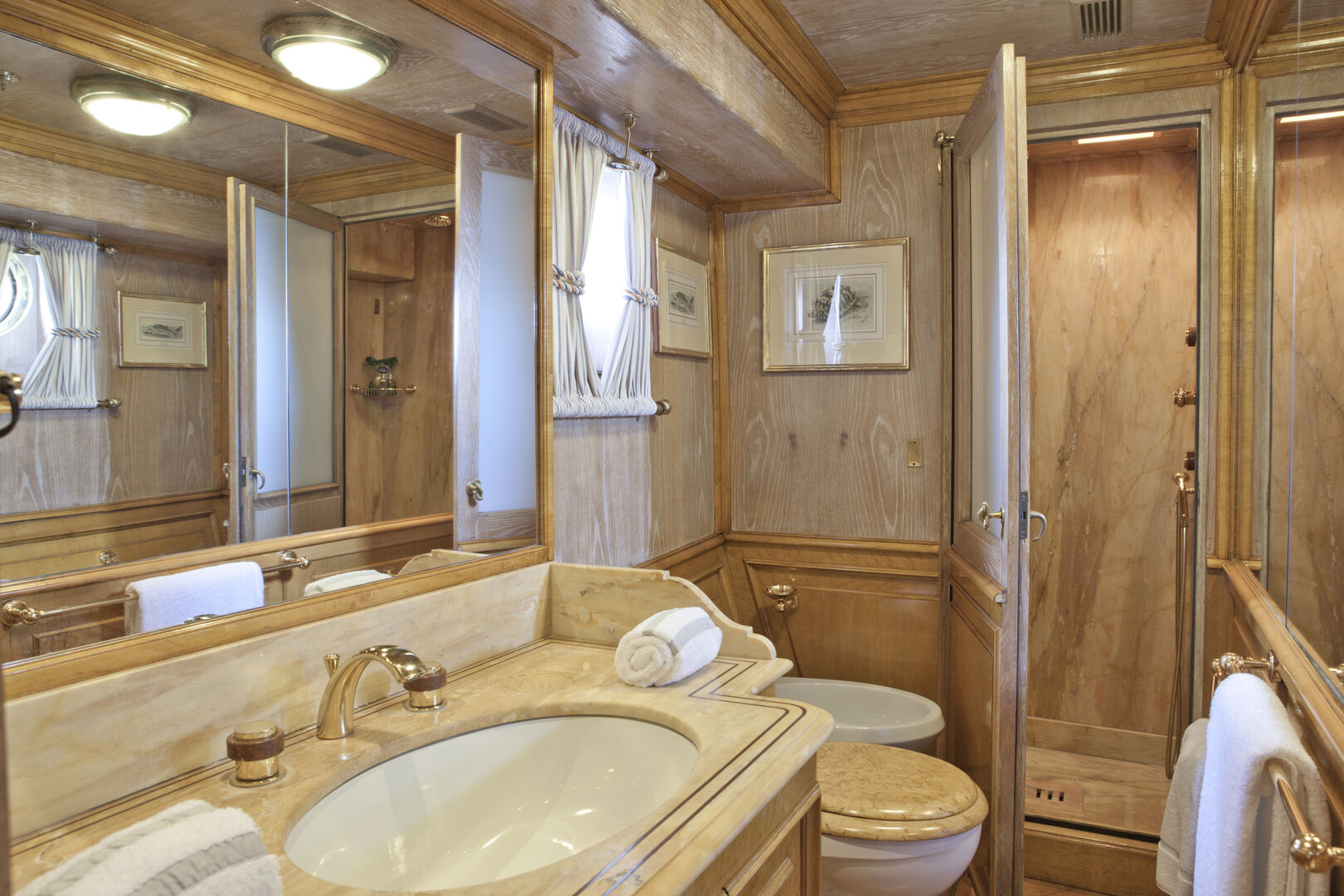 Creole yacht bathroom