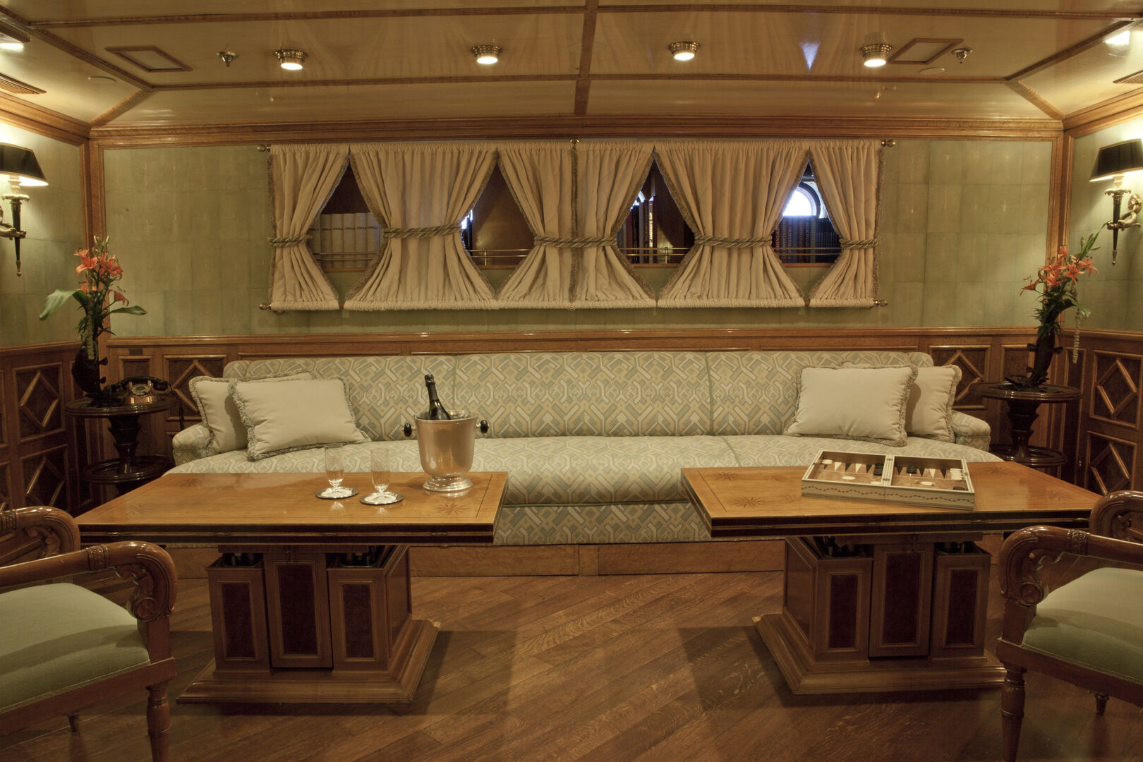 Creole yacht saloon