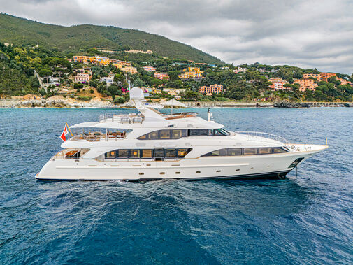 Giorgia I yacht anchored