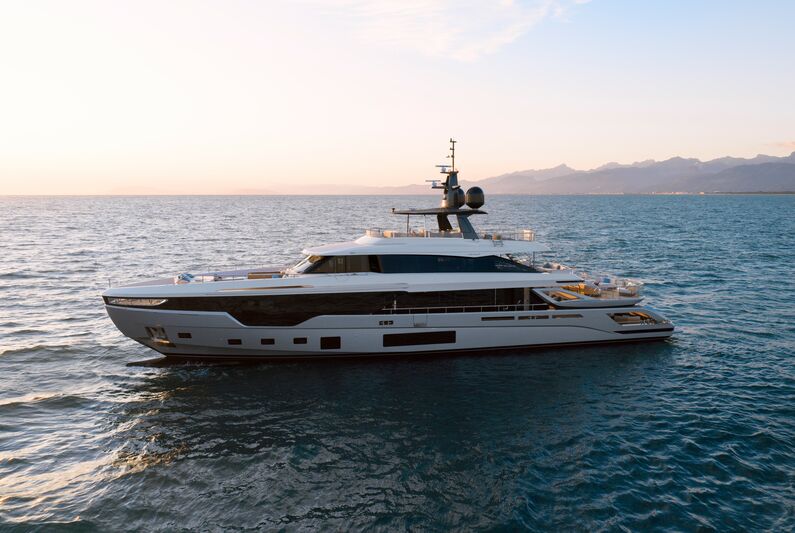 Article image for A first look onboard the new 38m Azimut Grand...