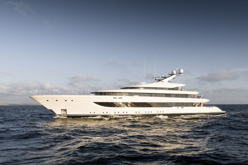 Biion Yacht Kick ネイビー M8 W10 CLB88/01 | Superyacht Times