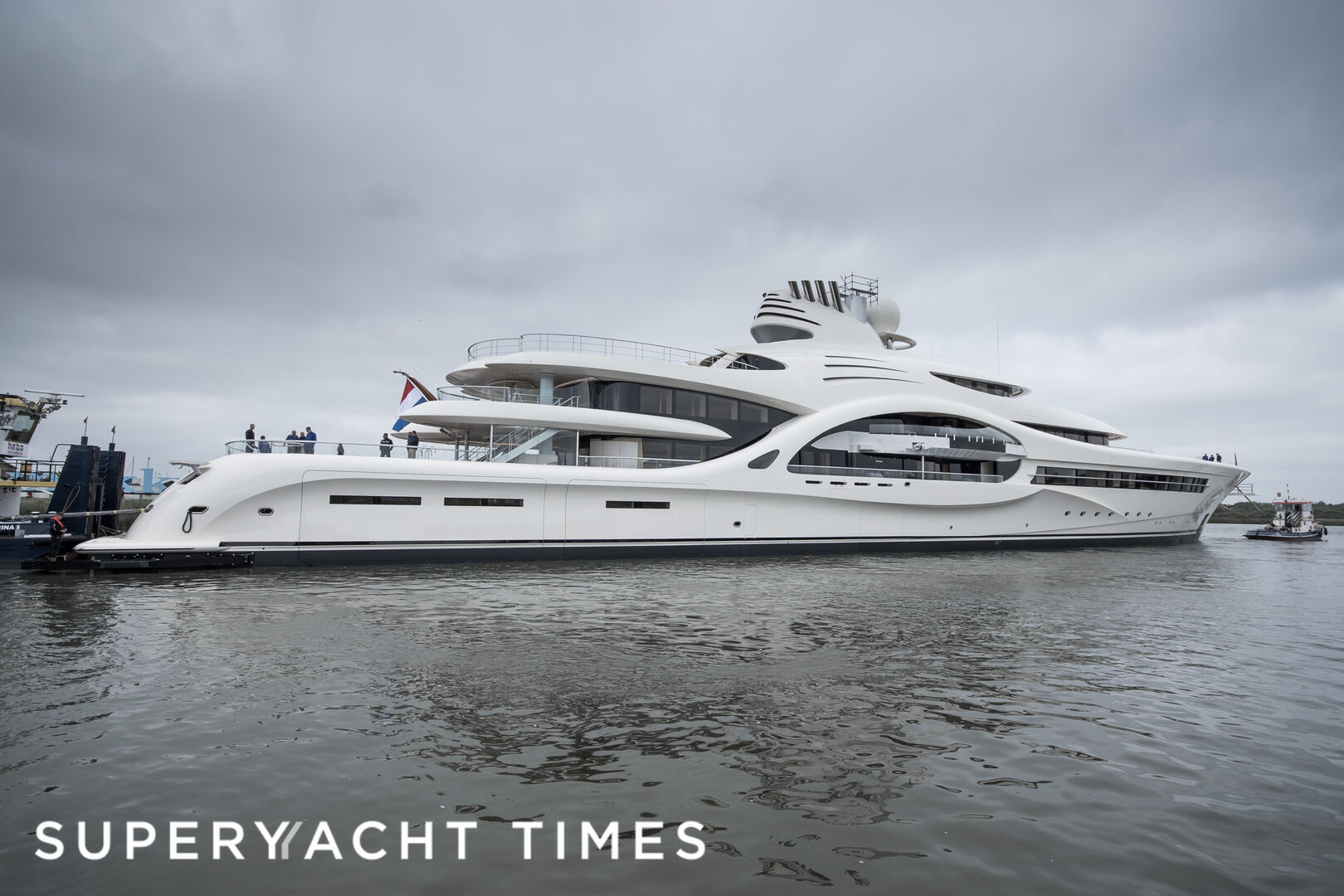 Feadship 1007 launch