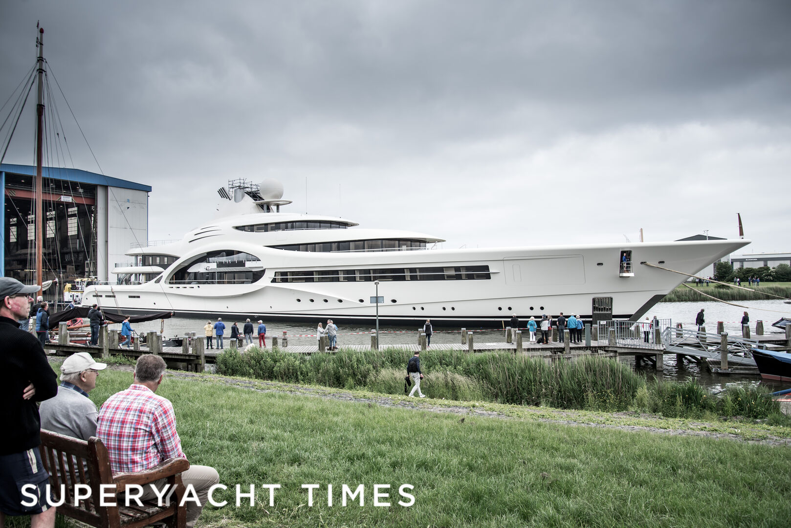 Feadship 1007 launch
