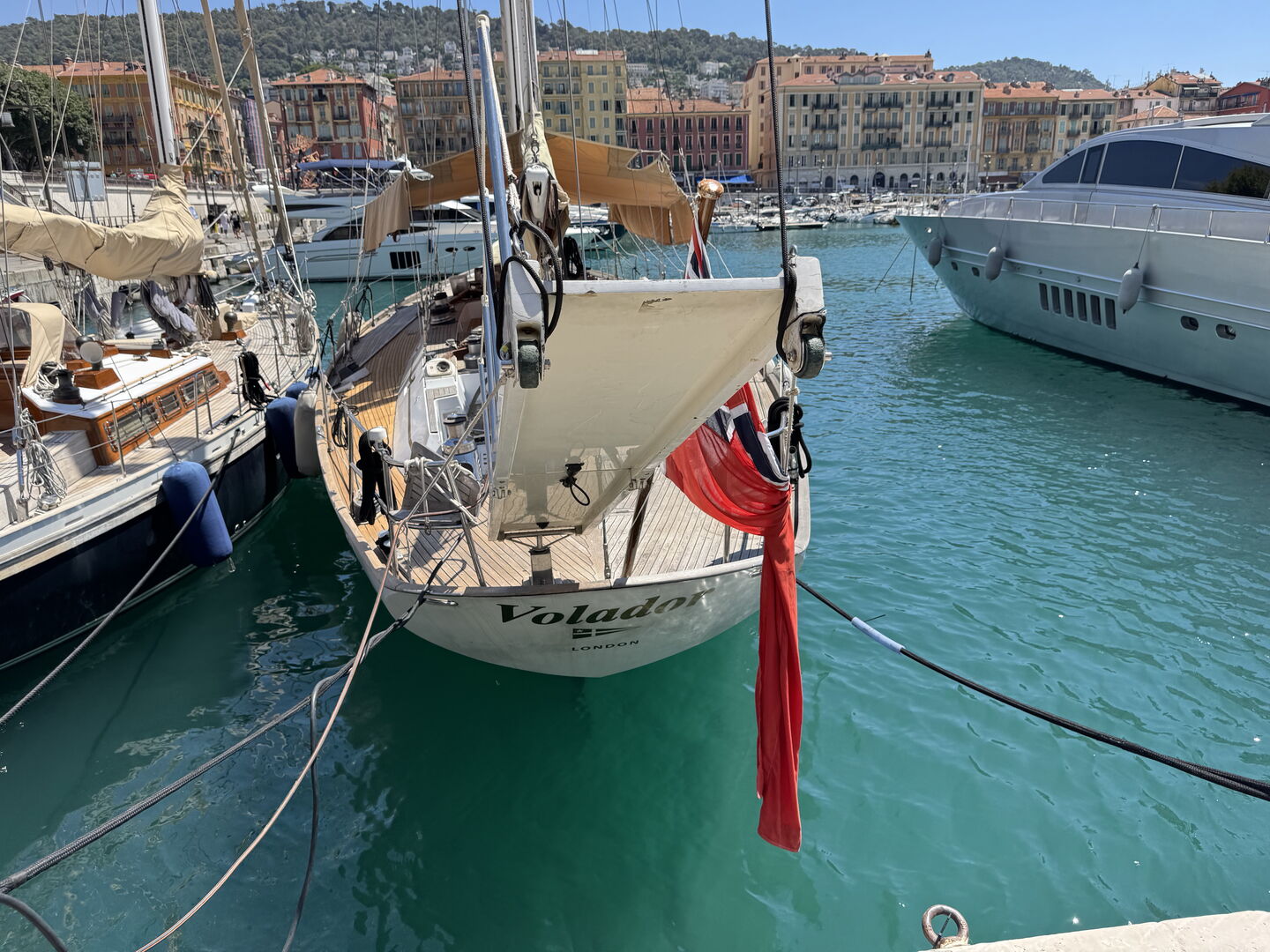 Volador yacht in Nice