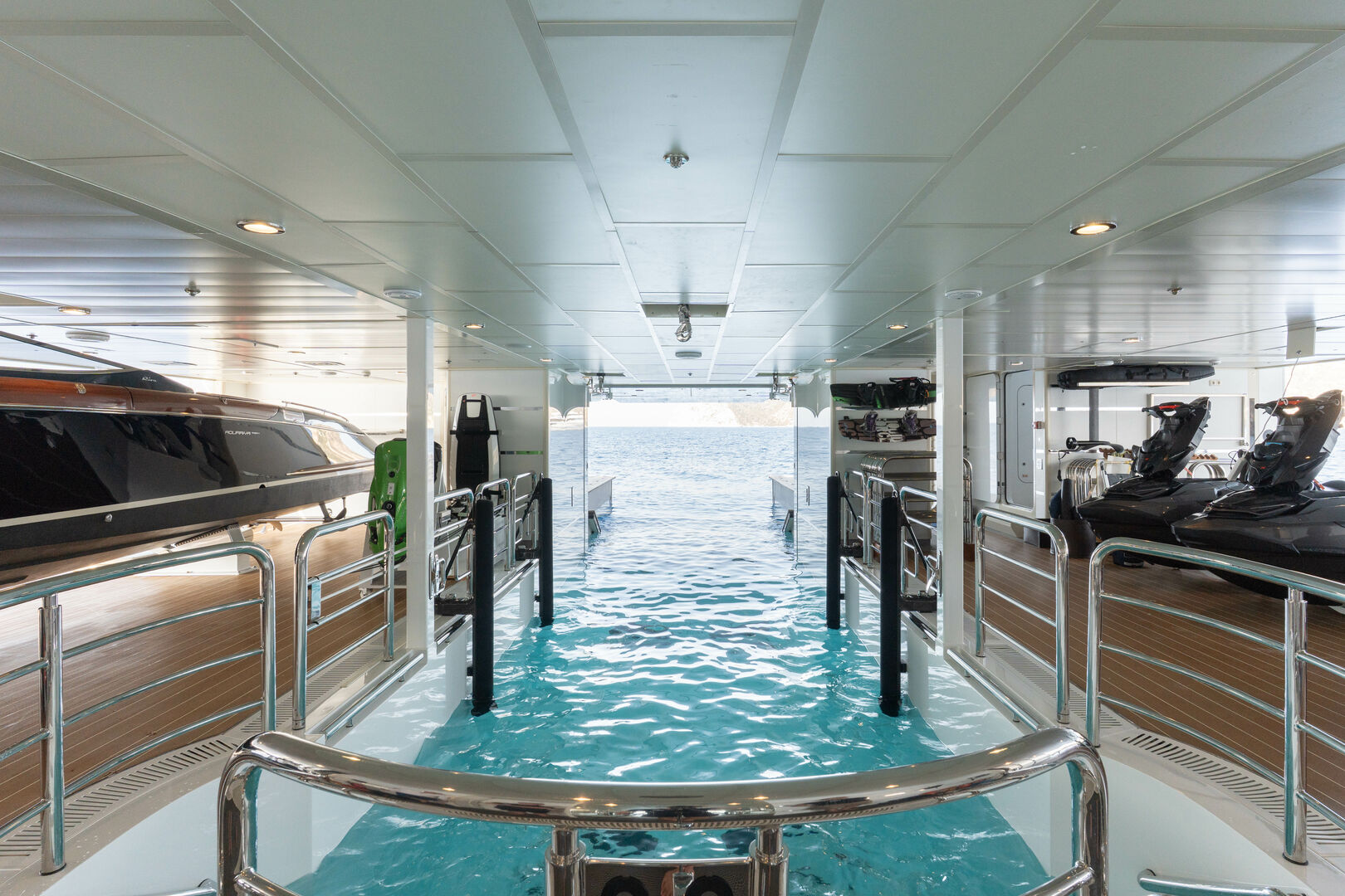 I Dynasty yacht