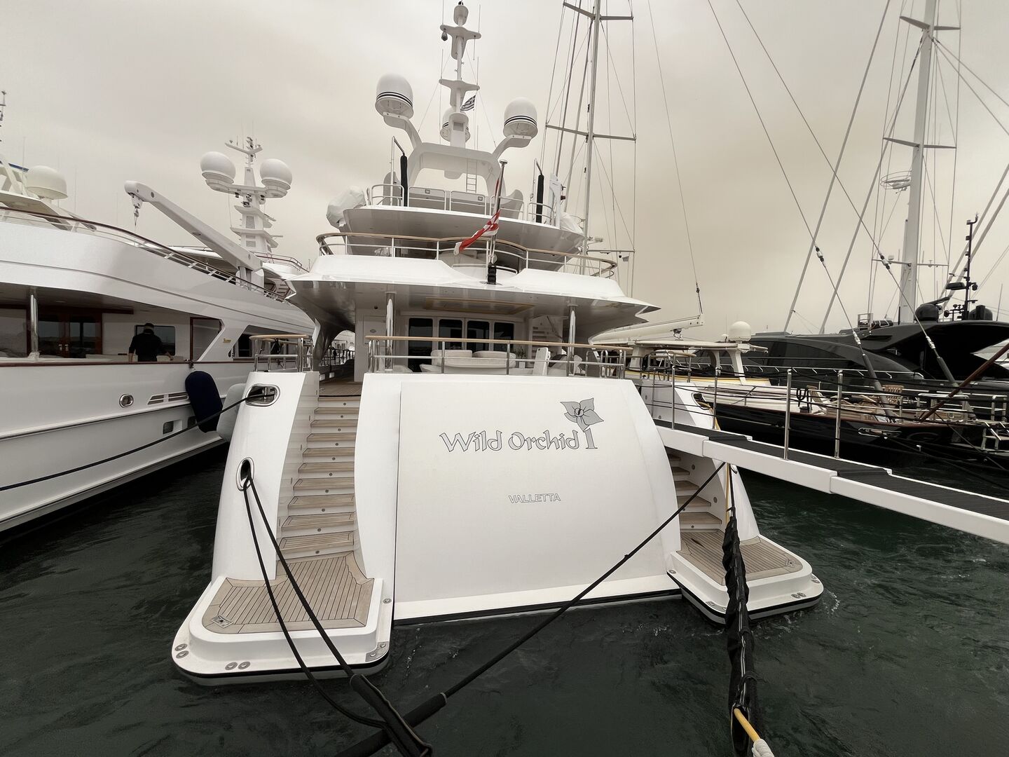Wild Orchid I yacht stern