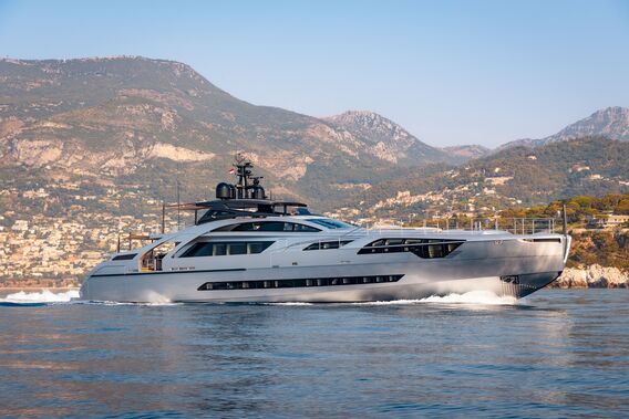 Arina yacht cruising 