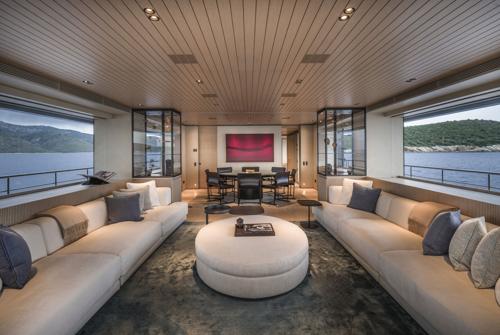 Tremenda yacht saloon and dining
