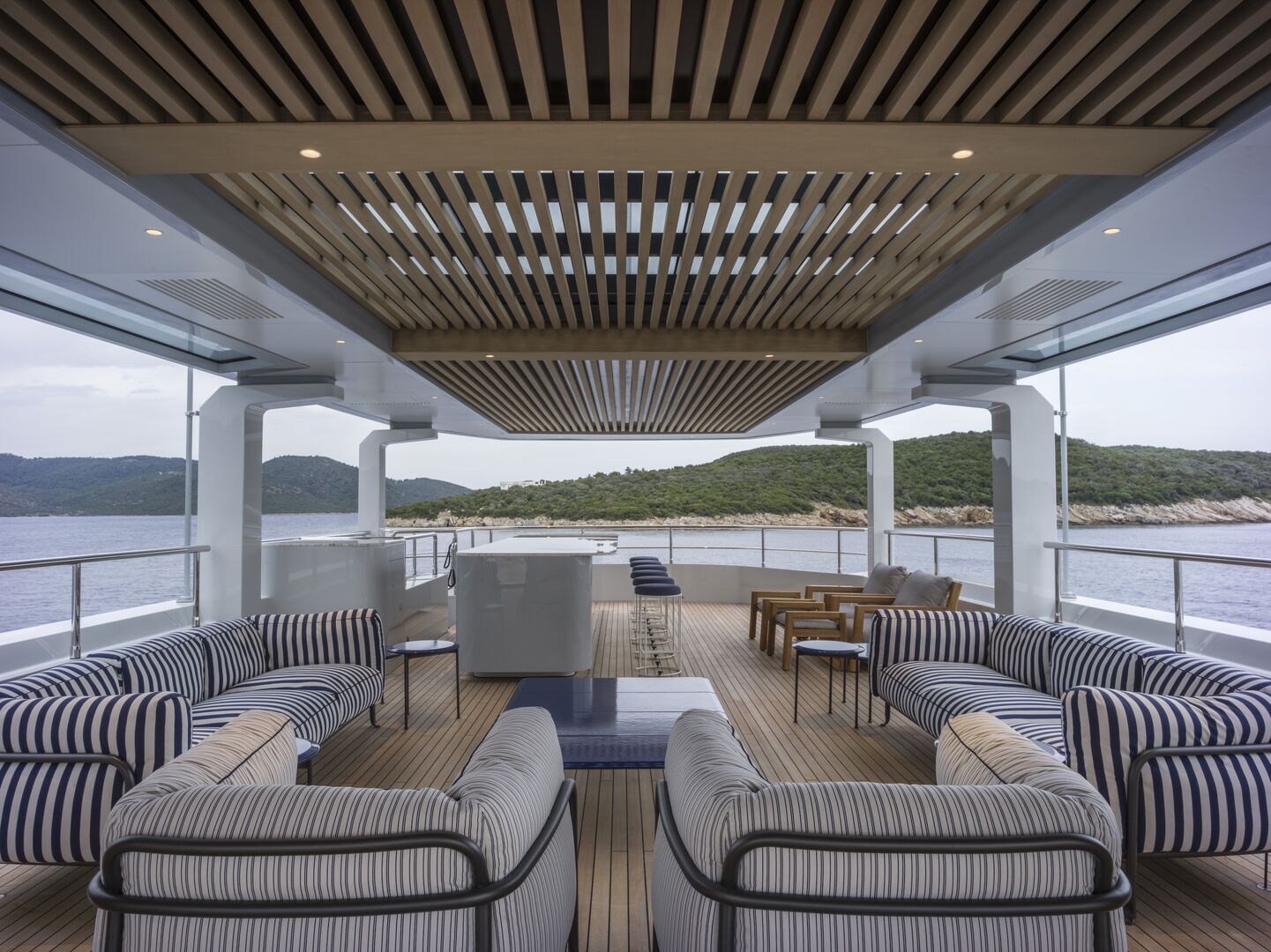 Tremenda yacht sundeck