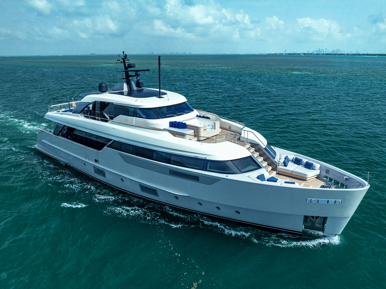 Onboard the 29m Sanlorenzo motor yacht Legacy for sale