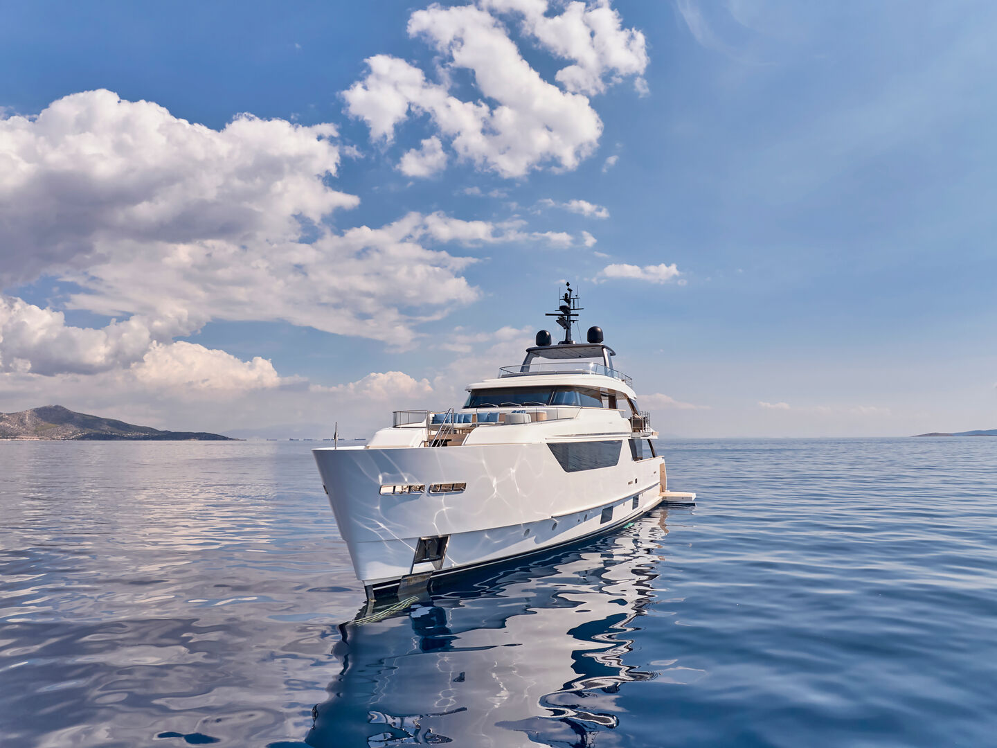 K2 yacht cruising