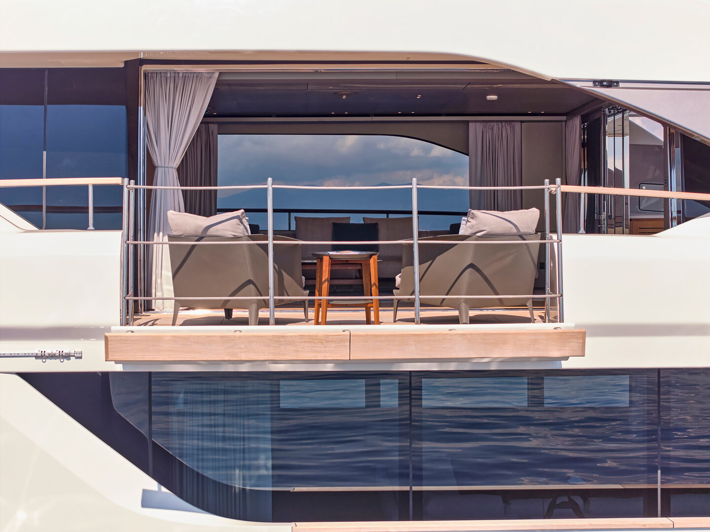 K2 yacht deck