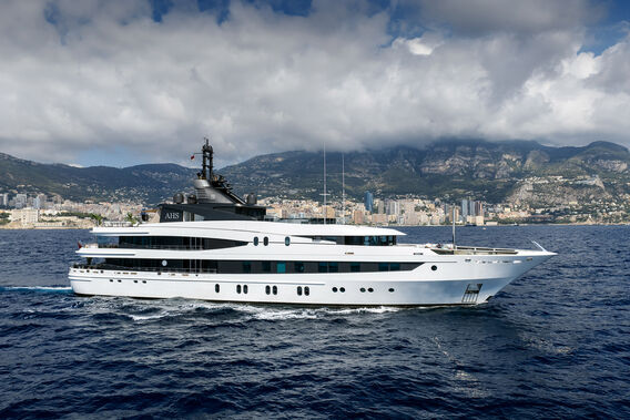 Oceanco's 66m motor yacht Luna B arriving in Fort Lauderdale