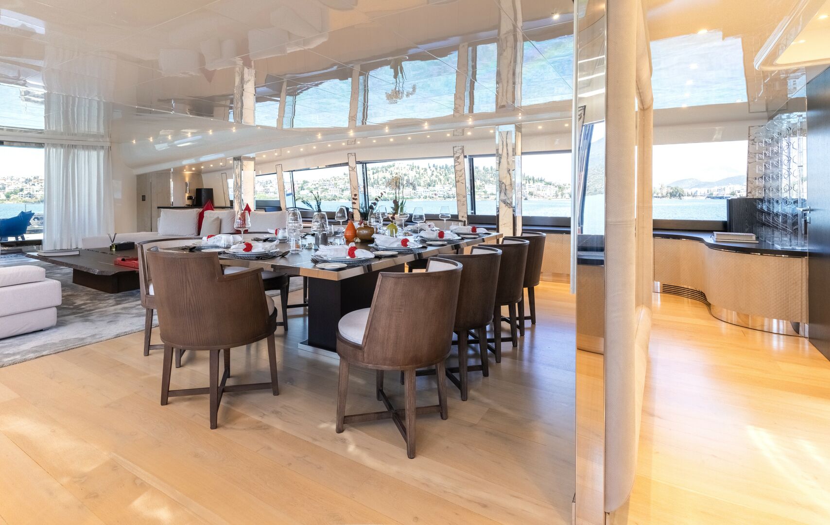Aquila yacht dining
