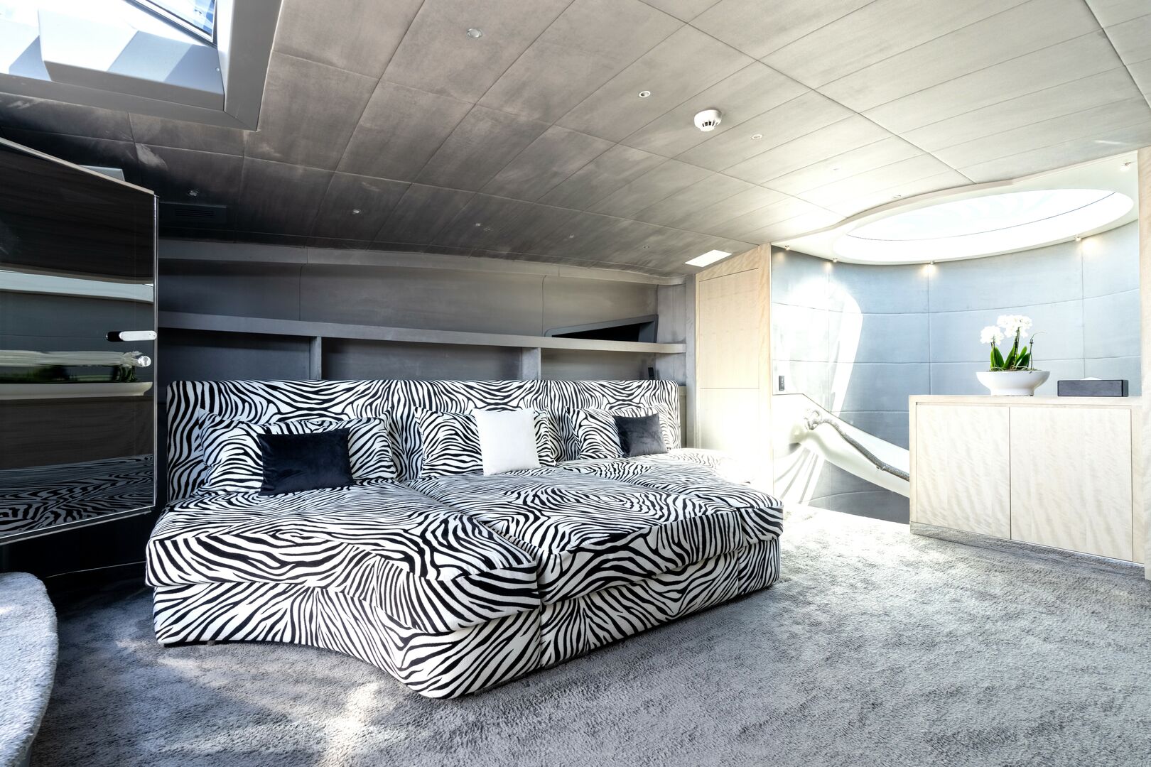 Aquila yacht saloon