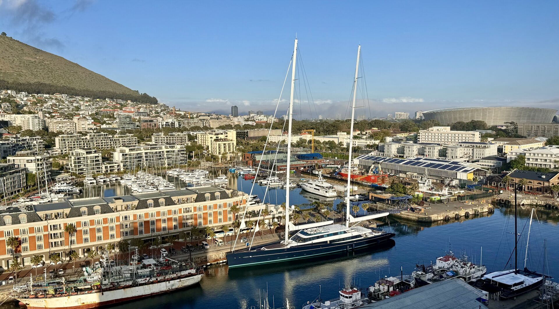 ウィンスロー・ホーマー、YACHT IN A COVE, GLOUCESTER 86m Oceanco sailing yacht Aquijo in Cape Town