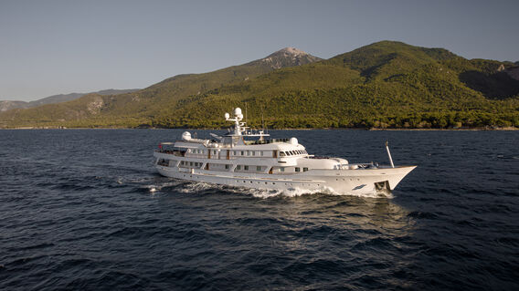Meserret II yacht cruising