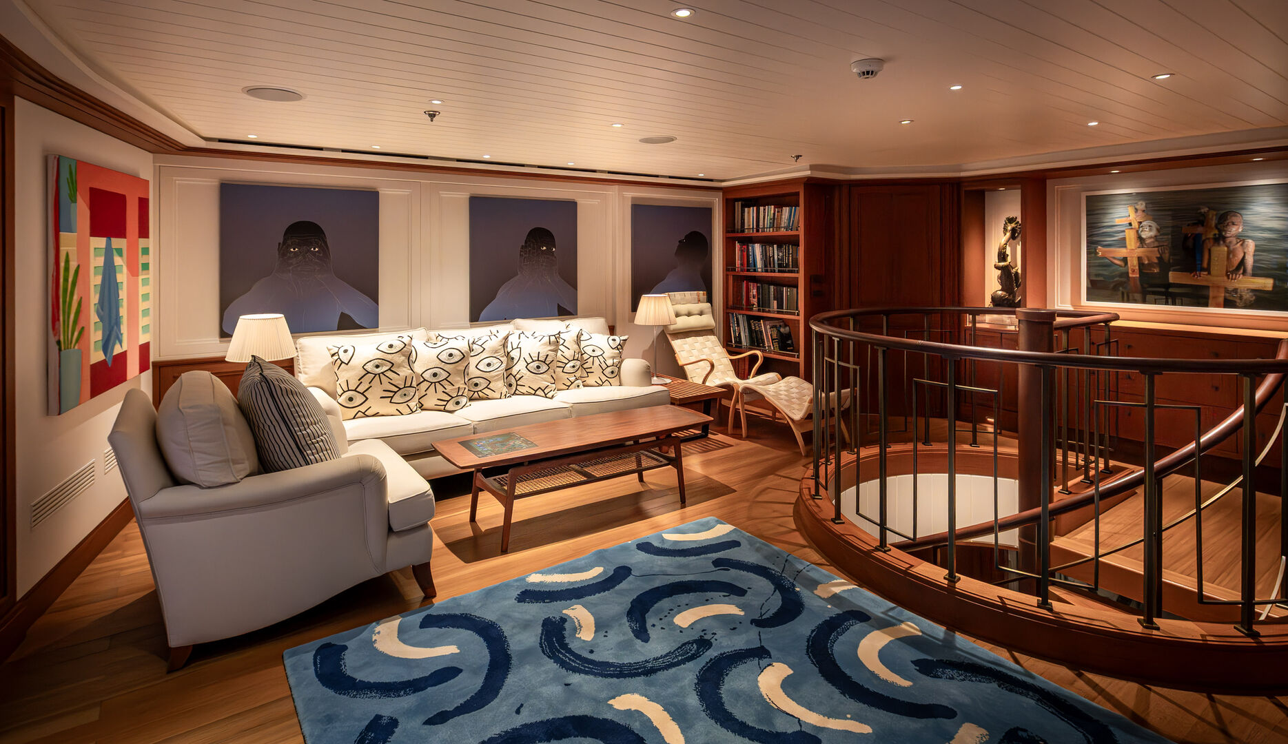 Meserret II yacht saloon