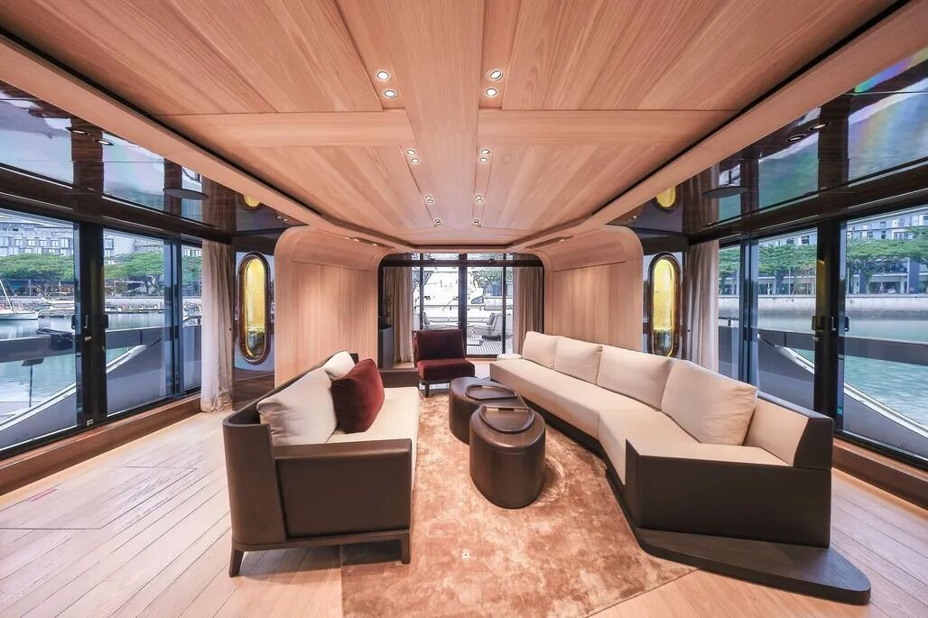 Annabella yacht saloon