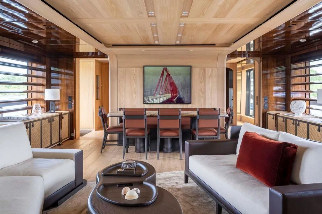 Annabella yacht saloon