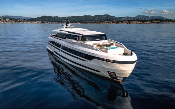 L.A.U.L yacht cruising