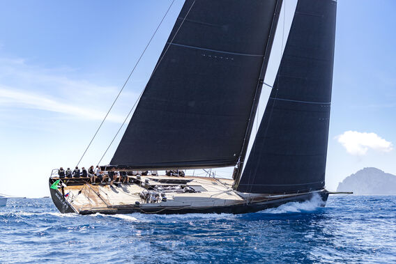 Bullitt yacht sailing