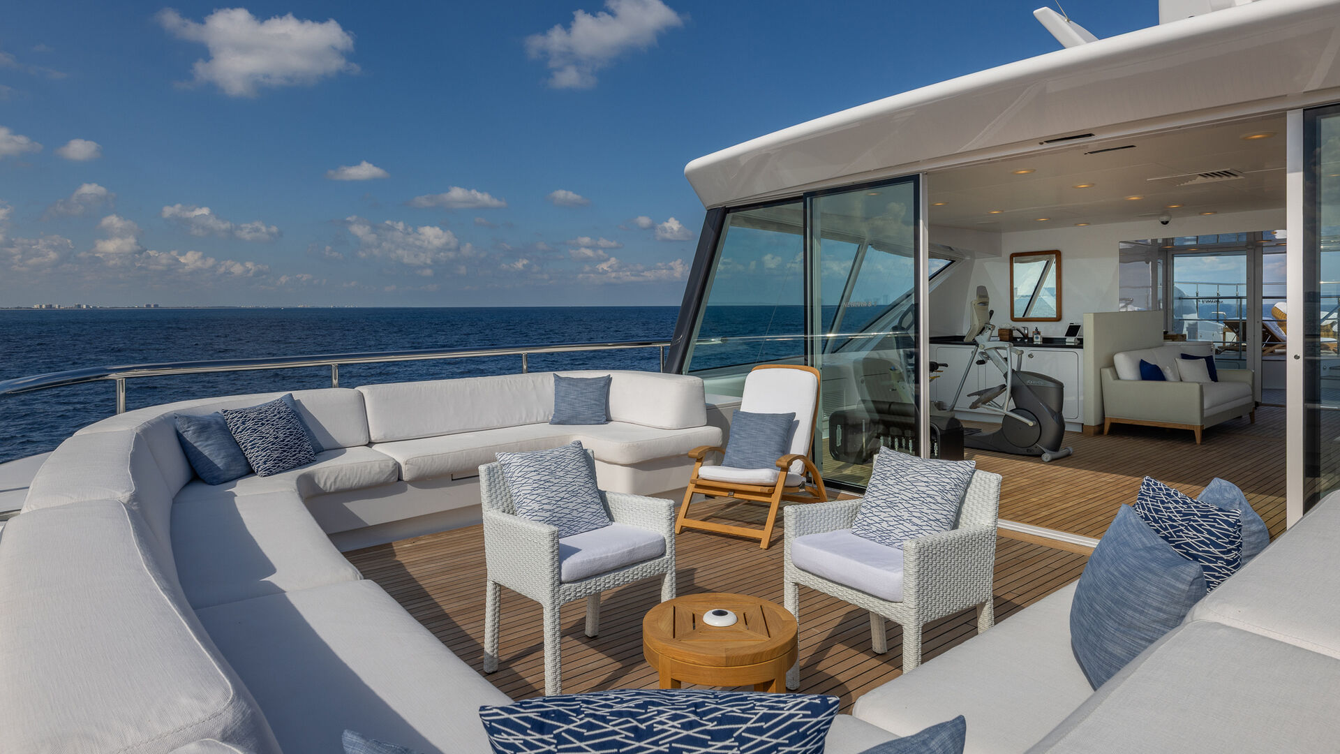 Netanya 8 yacht deck