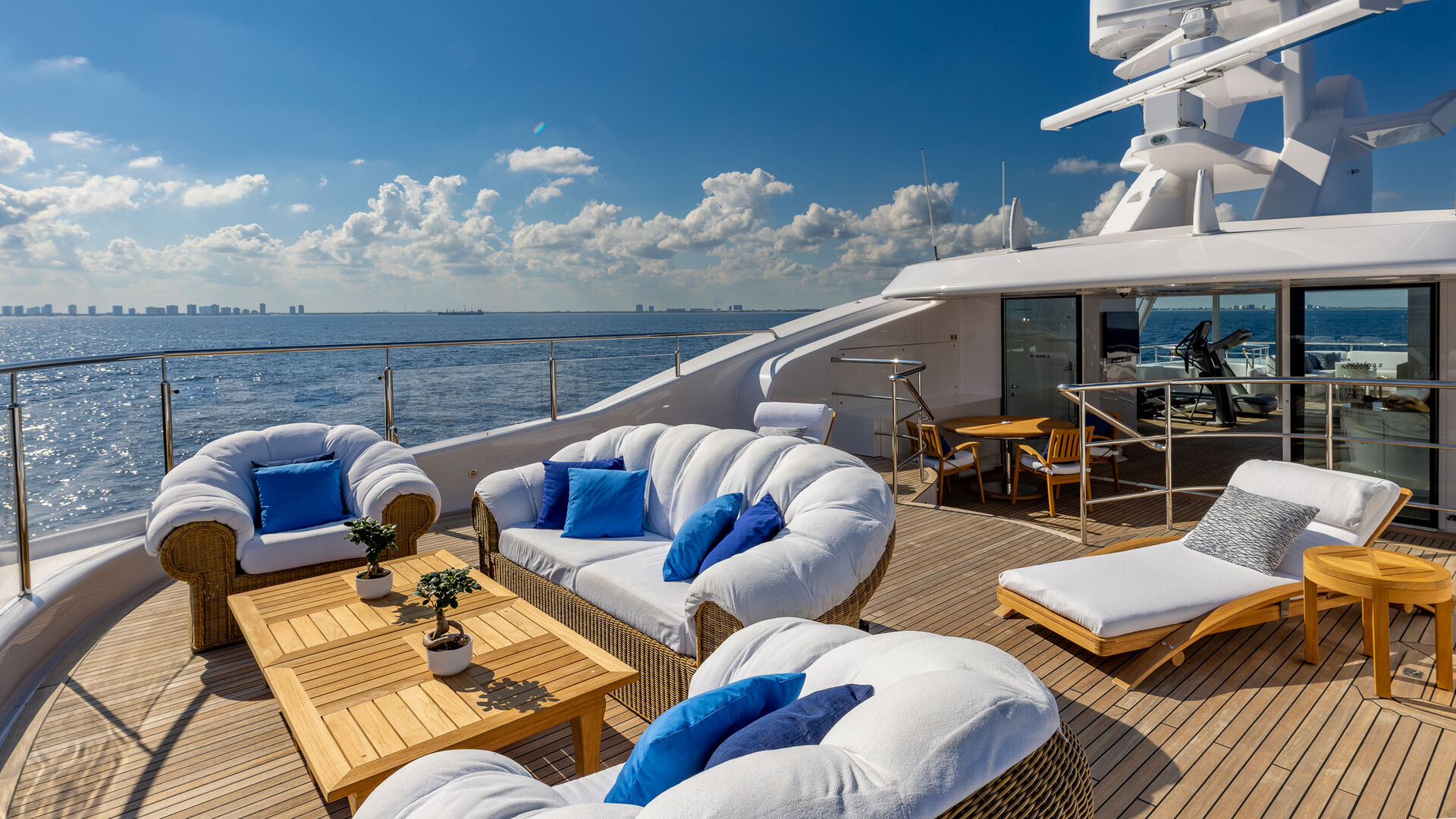 Netanya 8 yacht deck