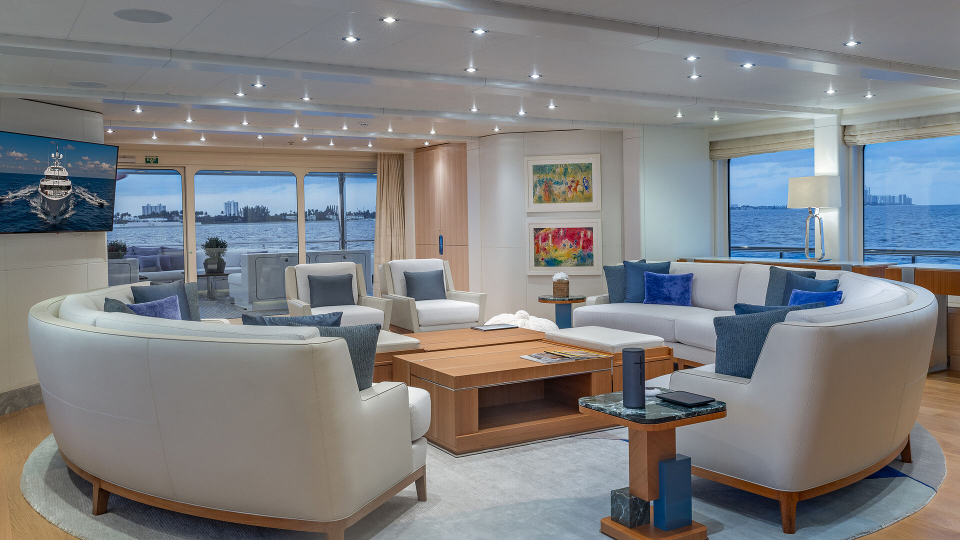 Netanya 8 yacht saloon