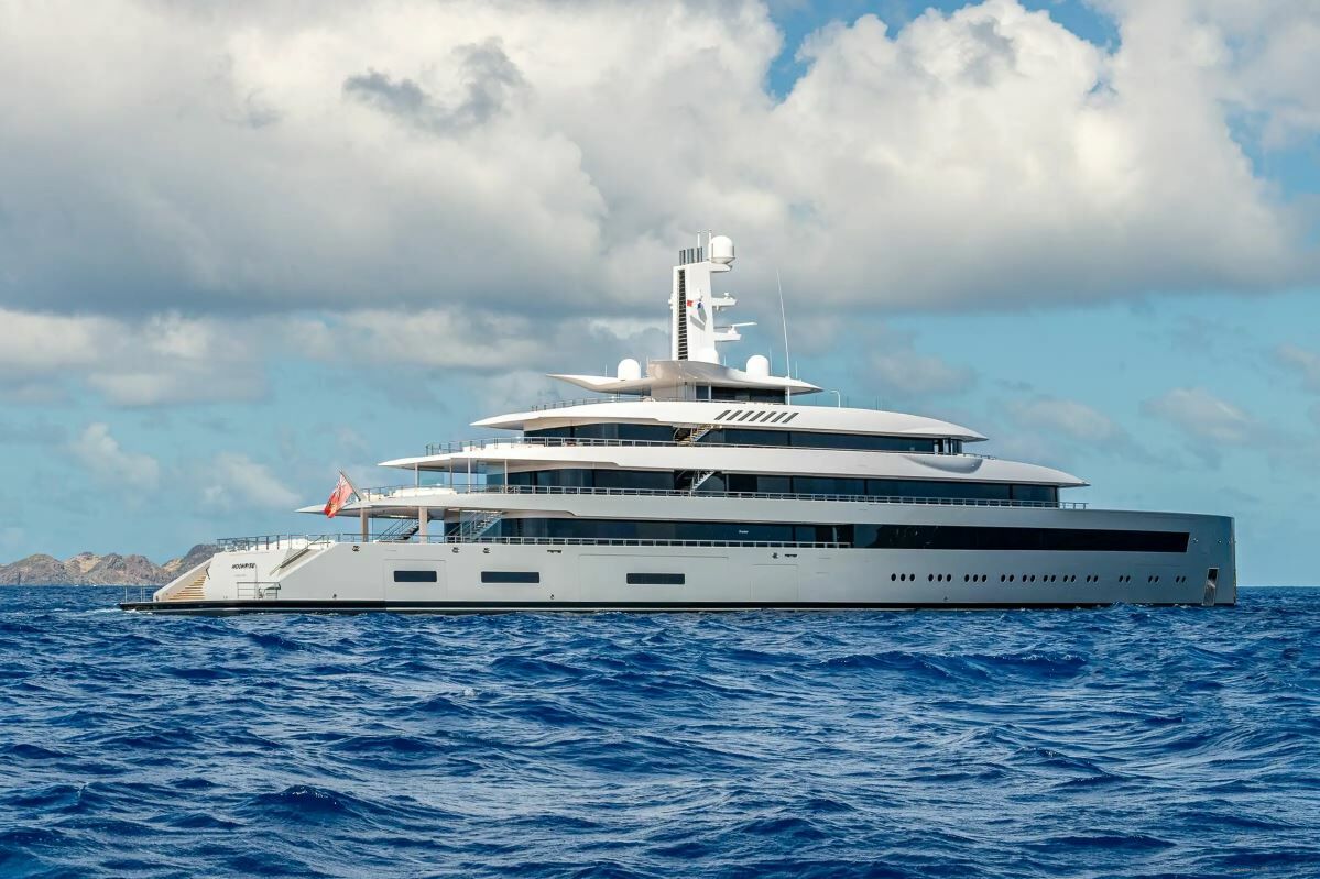 Moonrise yacht cruising