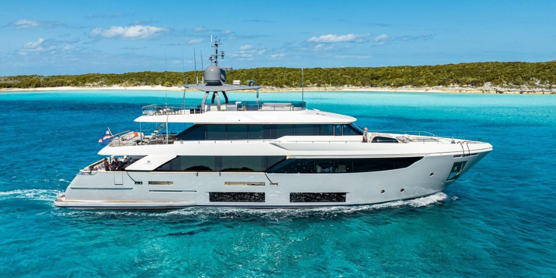 33m Custom Line motor yacht Fifi sold