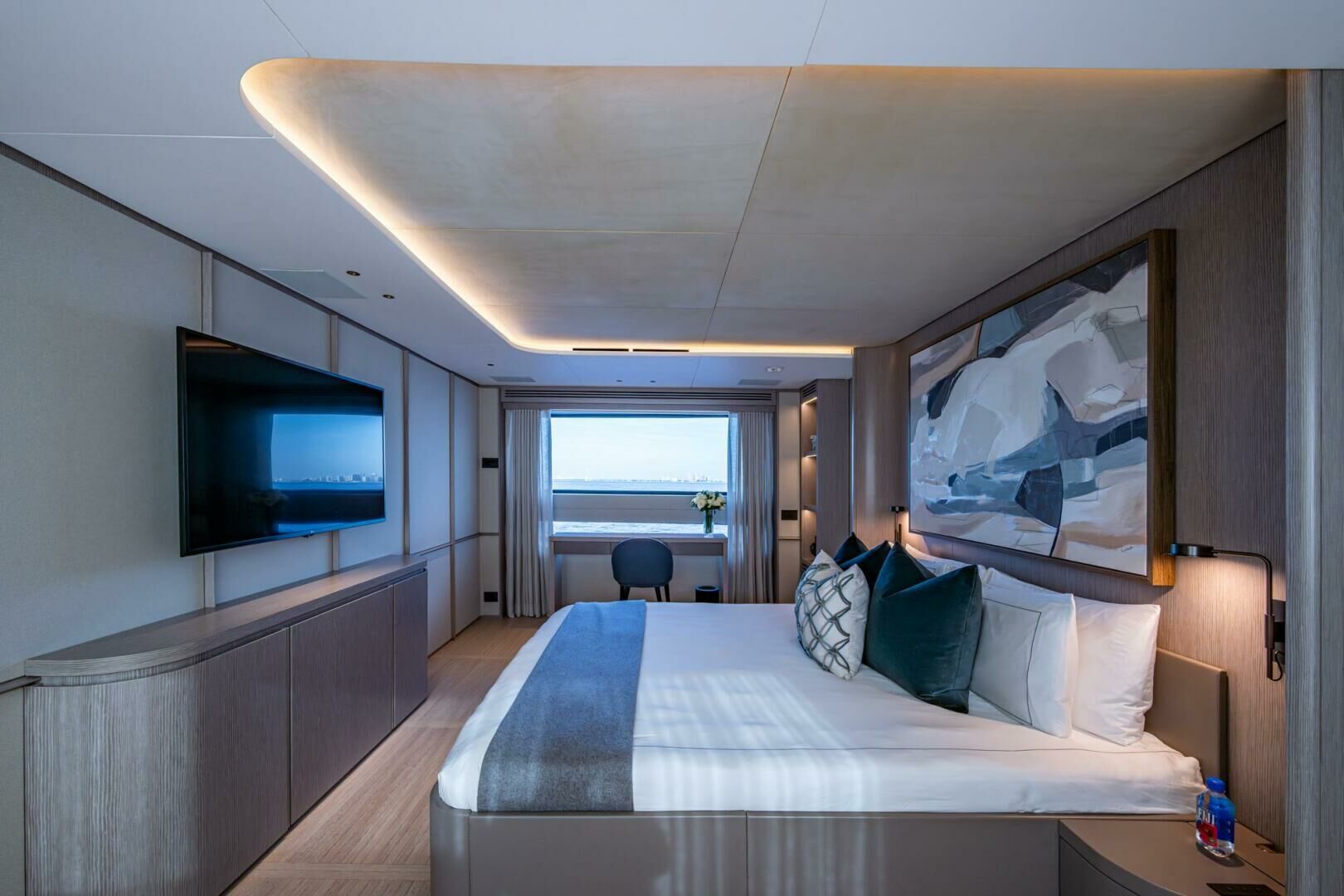 Kings Lair yacht stateroom