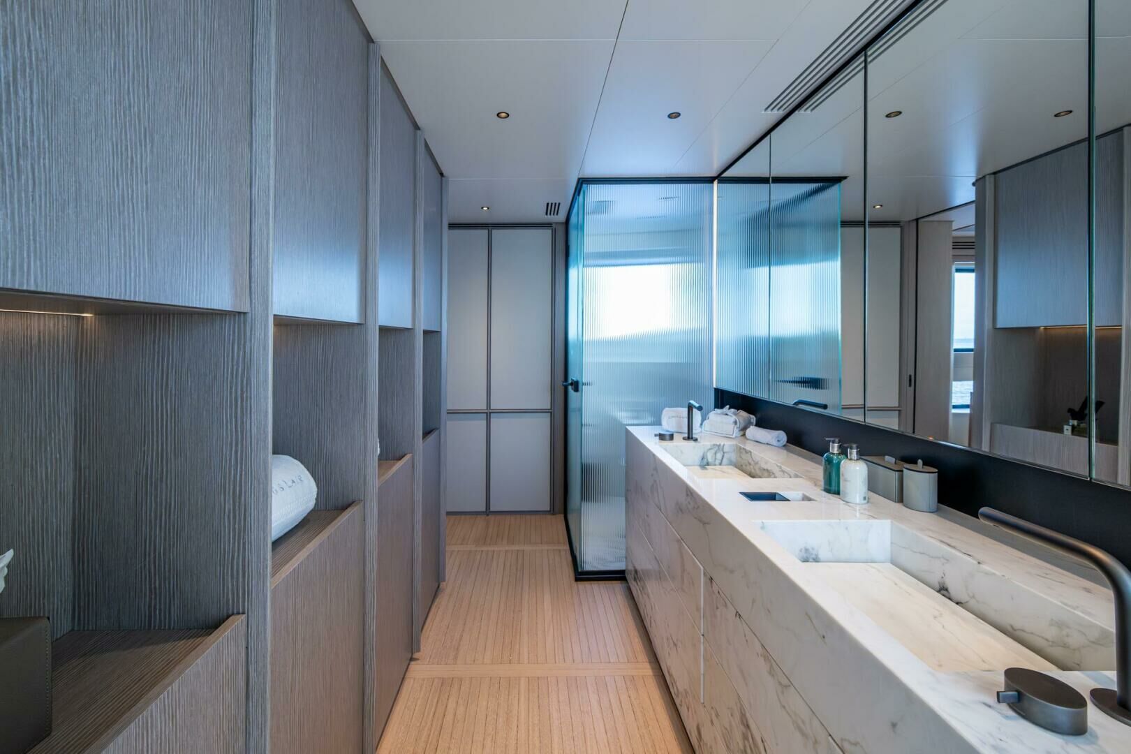 Kings Lair yacht bathroom