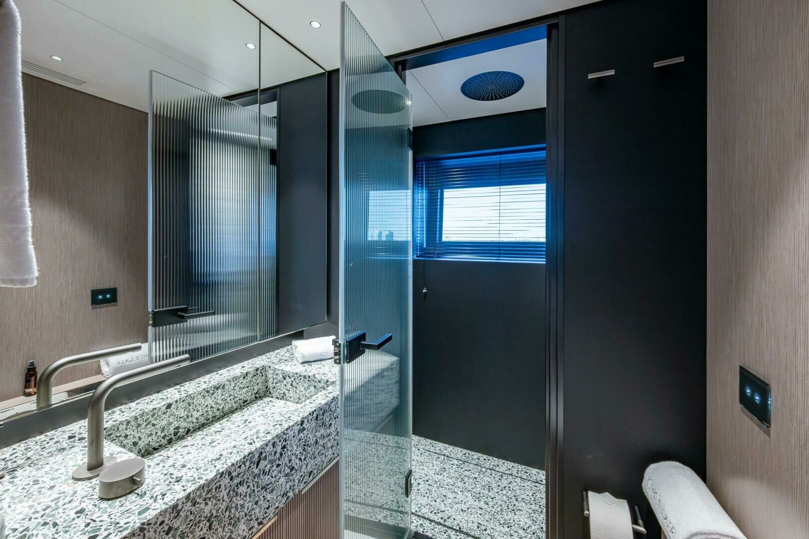 Kings Lair yacht bathroom