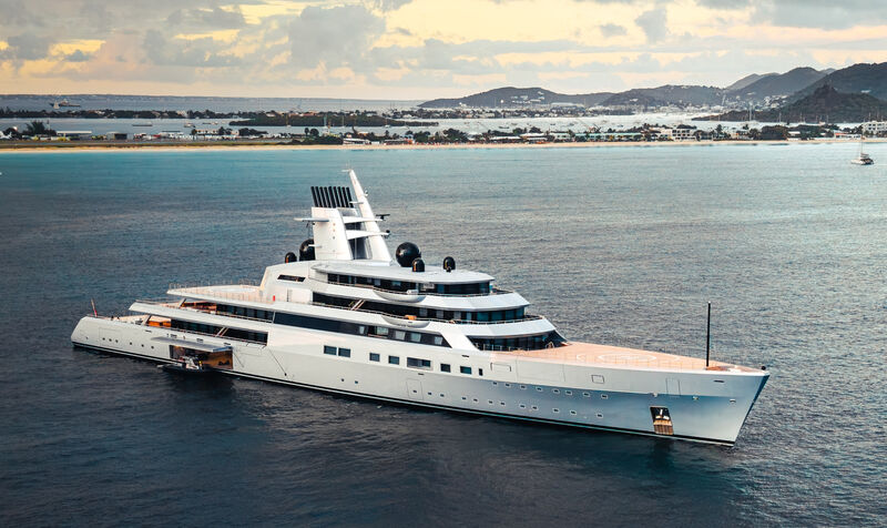 Thumbnail for /yacht-news/lurssen-superyacht-dragonfly-acnchored-in-sint-maarten