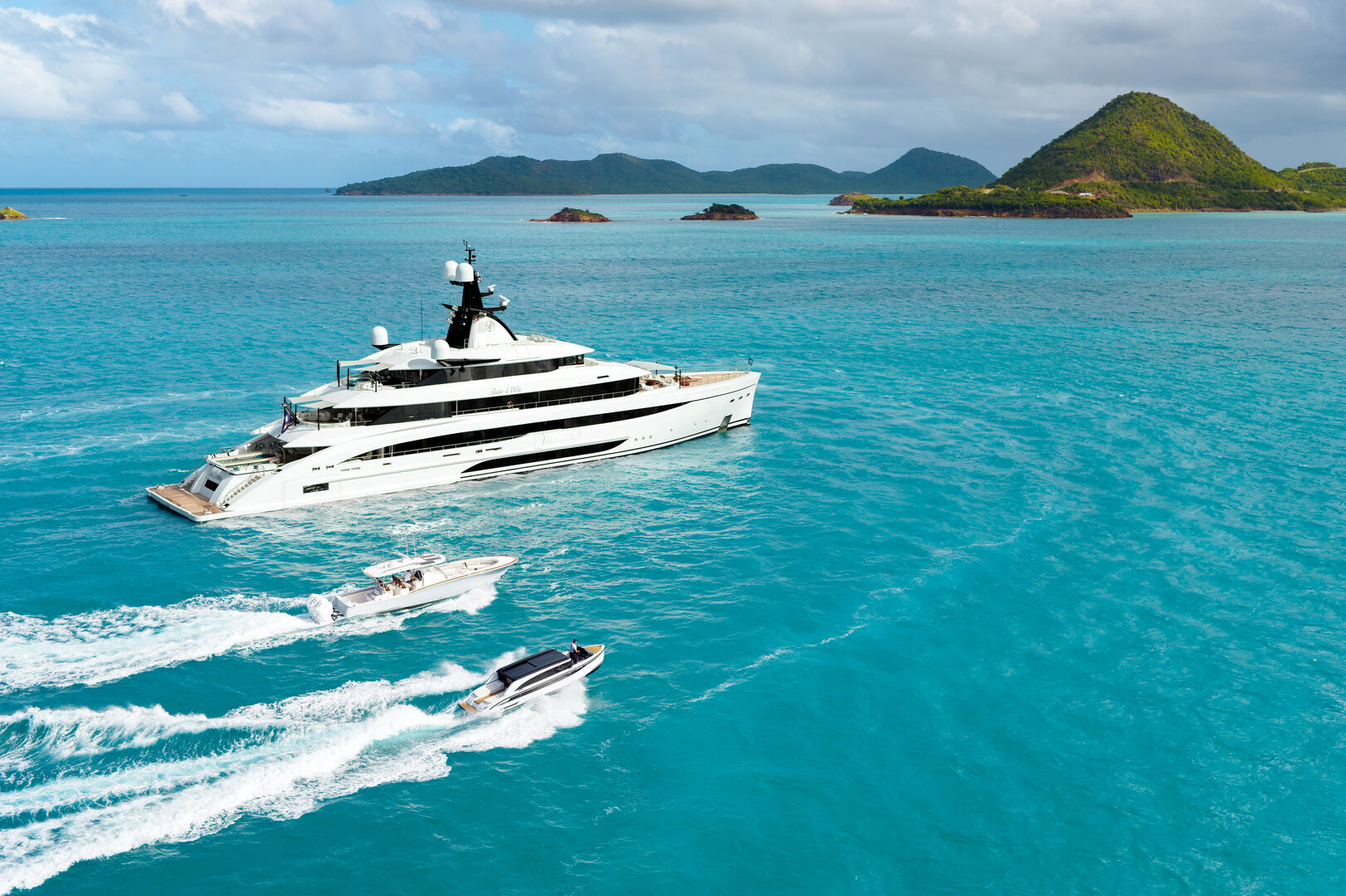 A love for life at sea: Inside CRN’s 68m superyacht Amor à Vida