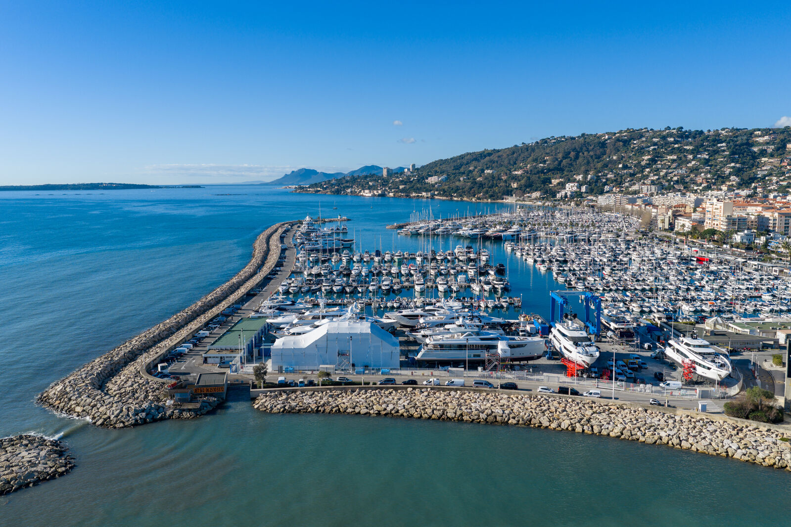 MB92 Golfe-Juan Yacht Services