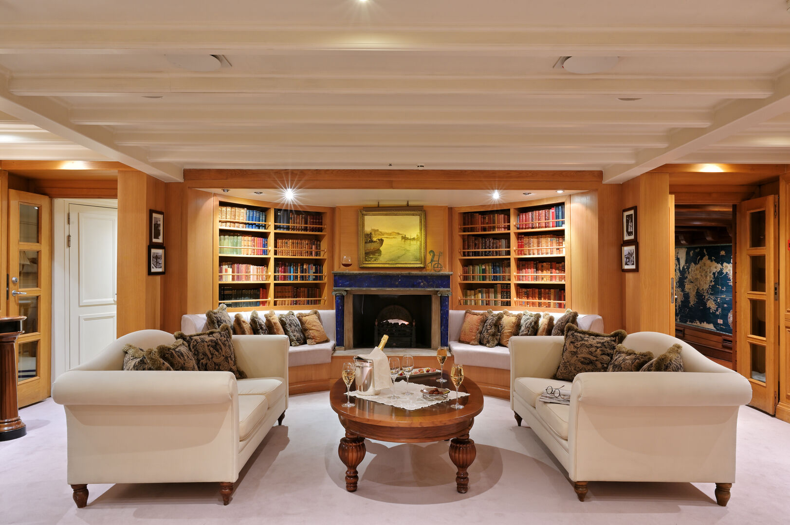 Christina O yacht saloon 