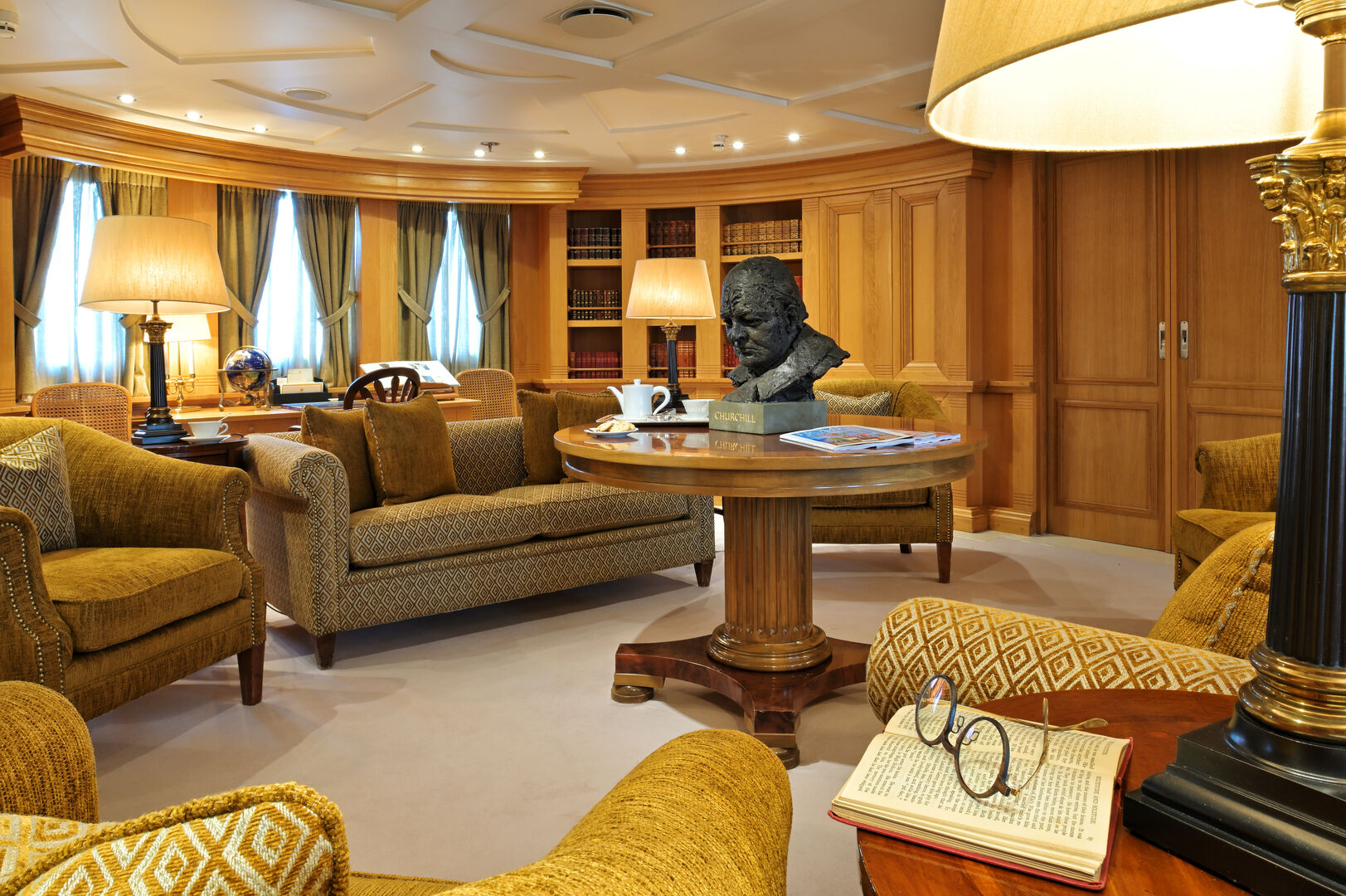 Christina O yacht library  