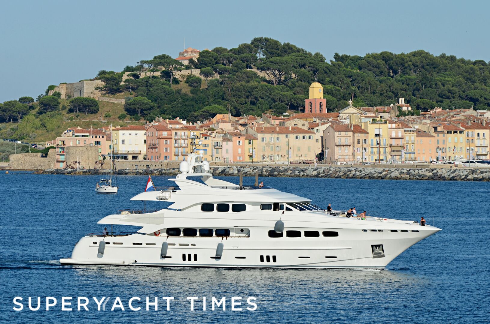 Latitude arriving in Saint-Tropez