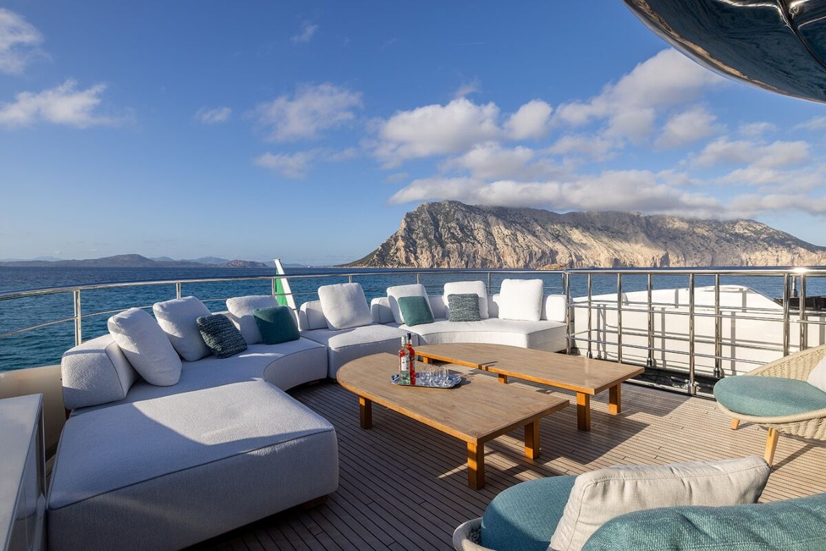 Mai Dire Mai yacht deck
