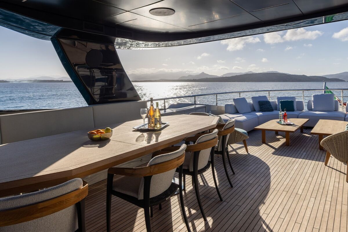 Mai Dire Mai yacht deck