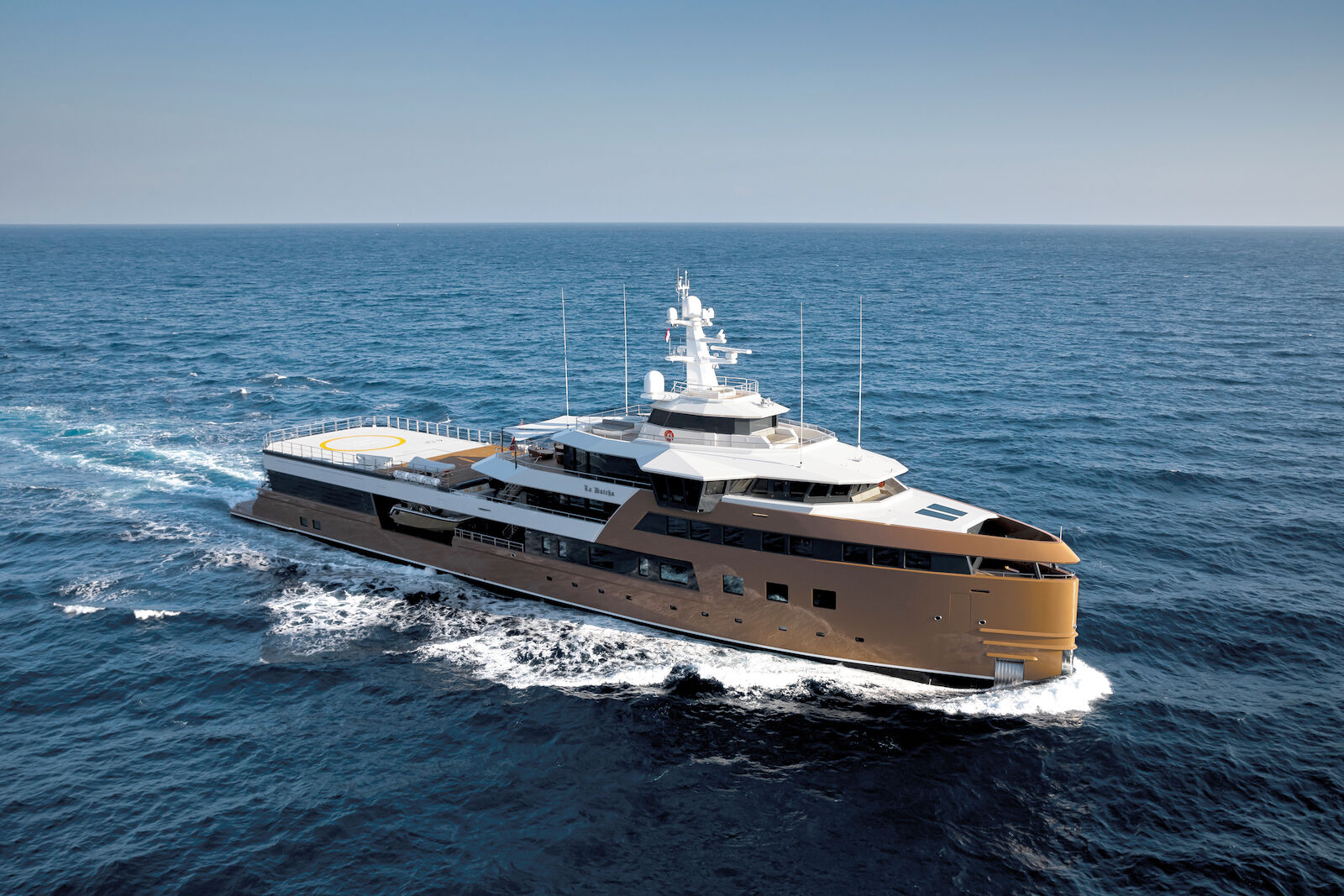 La Datcha yacht cruising