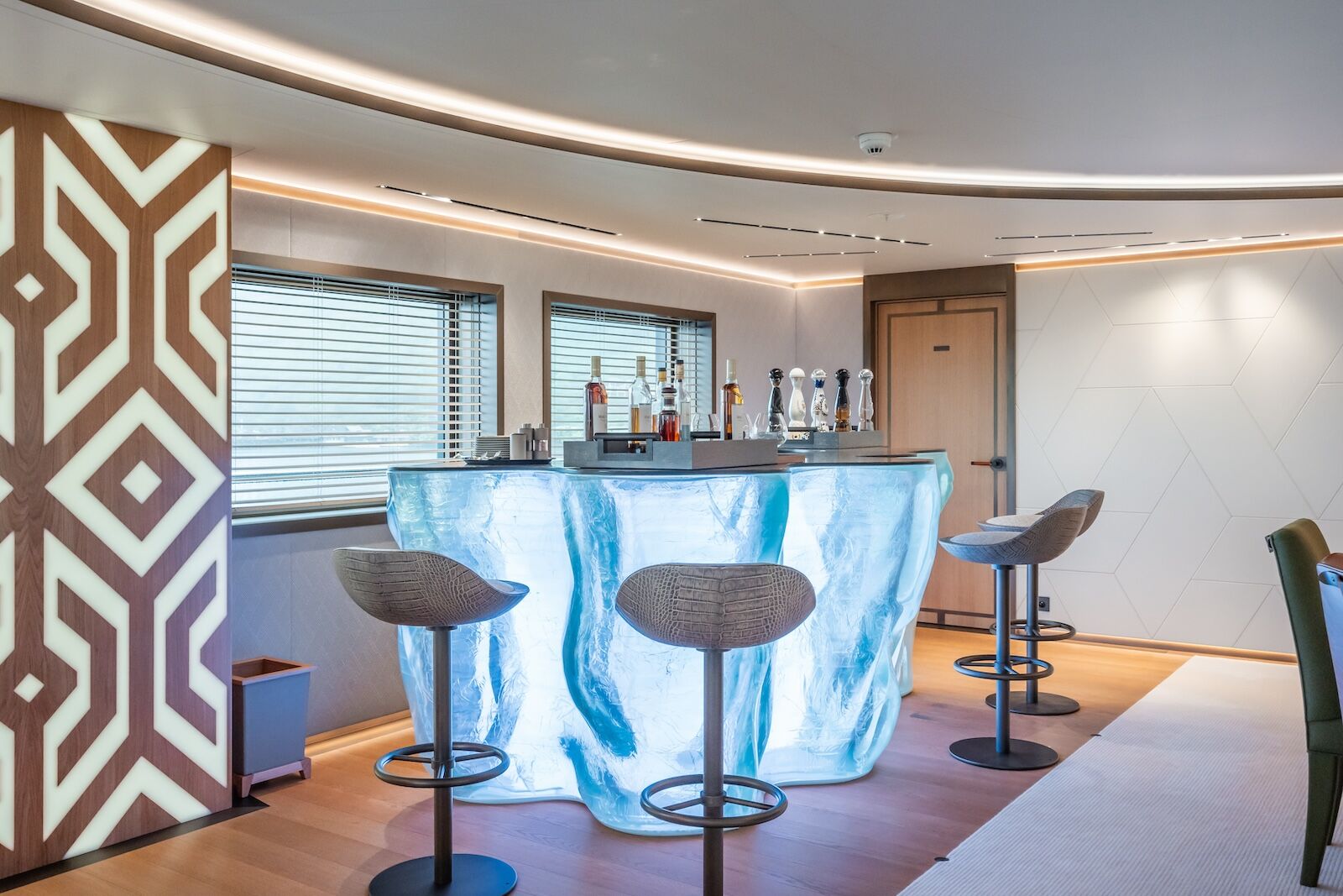 La Datcha yacht bar